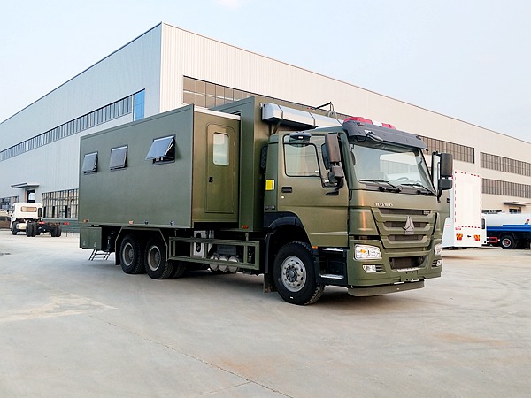 重汽擴(kuò)展8-28人宿營(yíng)車